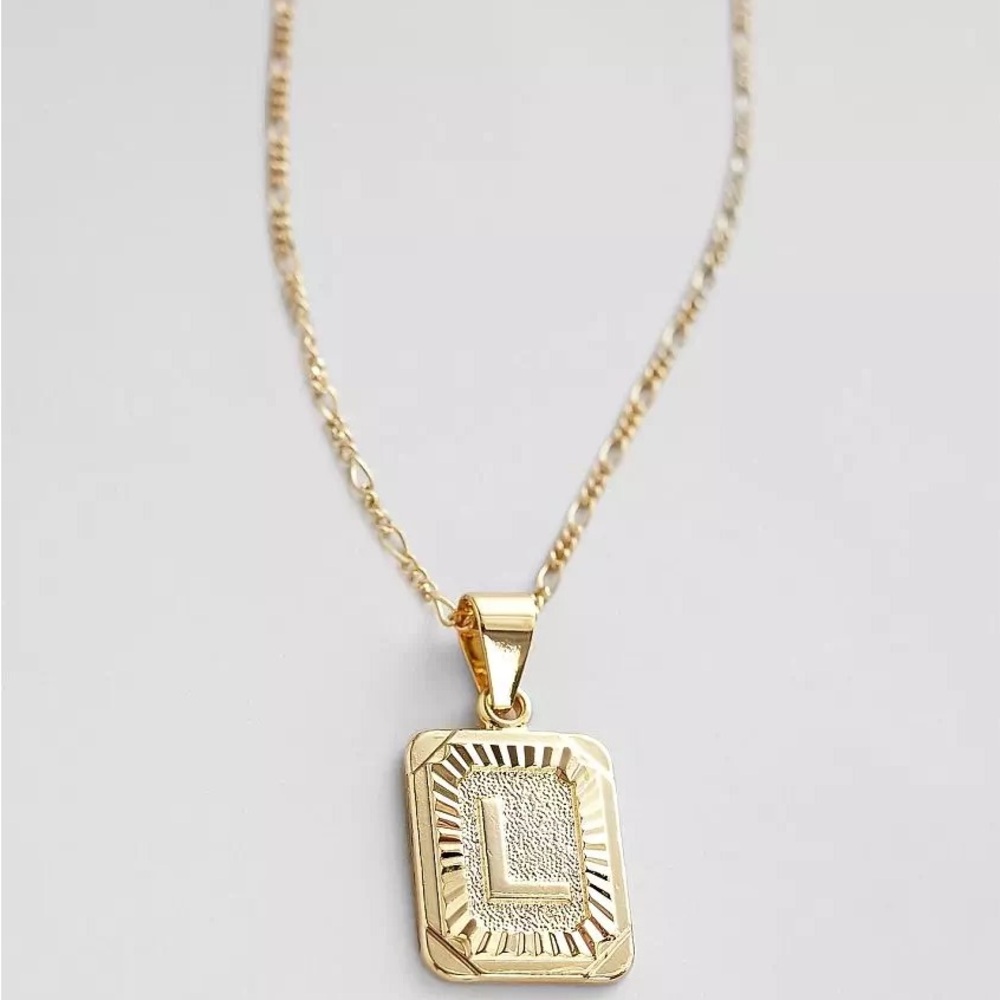 Bracha Gold Pendant Necklace 💛
